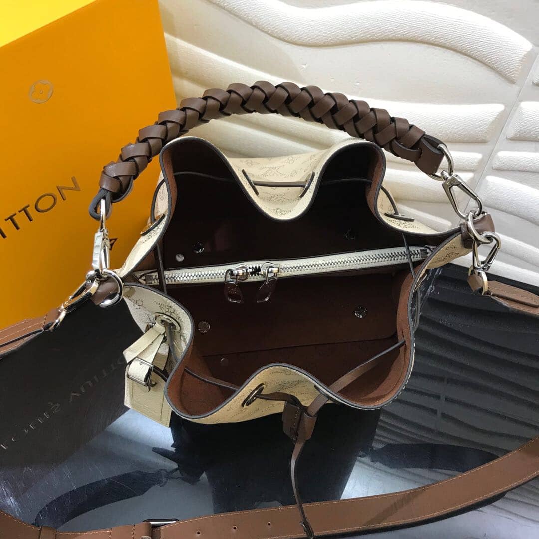 L0vis Vvtt0n Mahina Muria Replica Handbag Beige White M55801