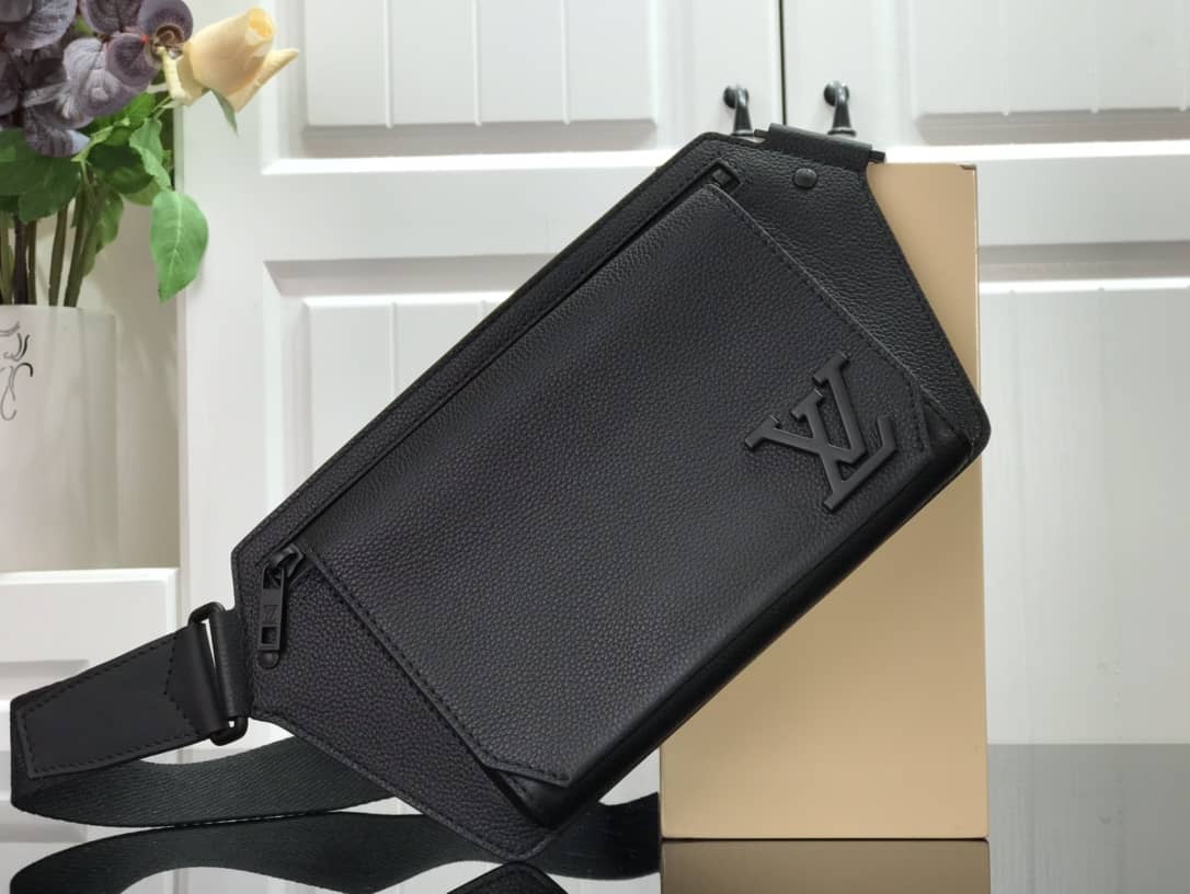 L0vis Vvtt0n Aerogram Slingbag Replica Black M57081