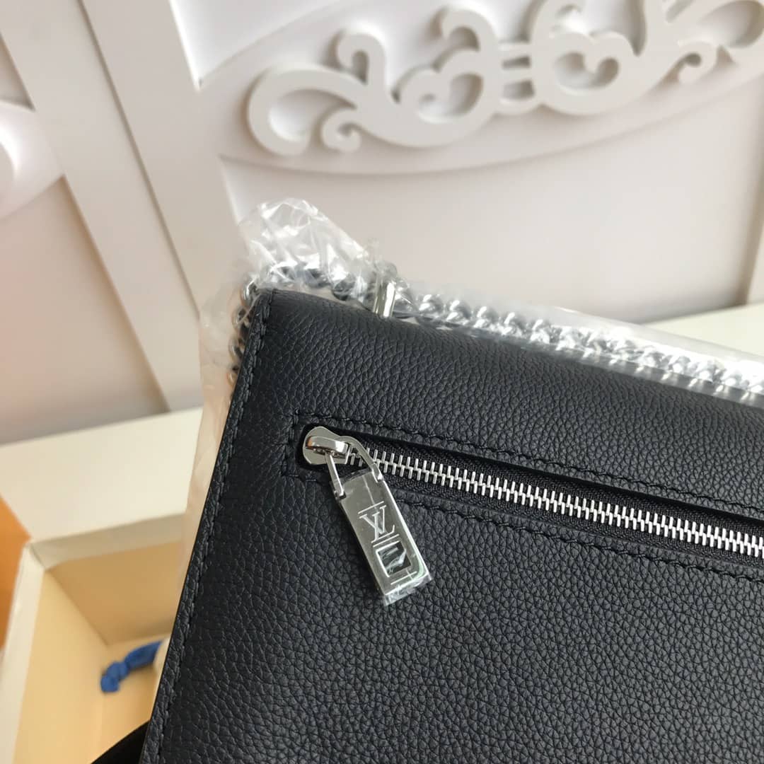 L0vis Vvtt0n MyLockMe BB Calf Chain Replica Shoulder Bag Black M51418