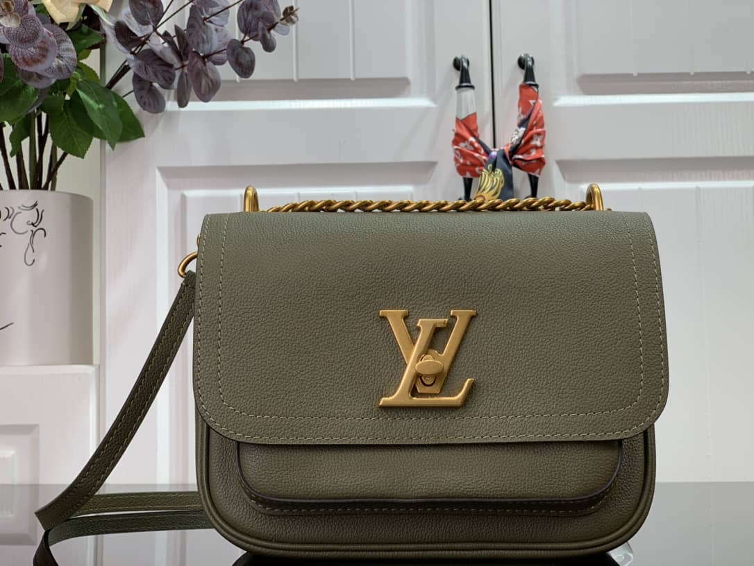 L0vis Vvtt0n Lockme Chain PM Replica Handbag Green M57073