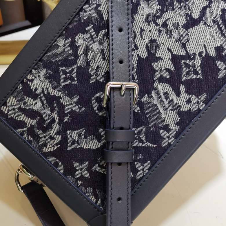 L0vis Vvtt0n Soft Trunk Monogram Canvas Replica Bag M57283