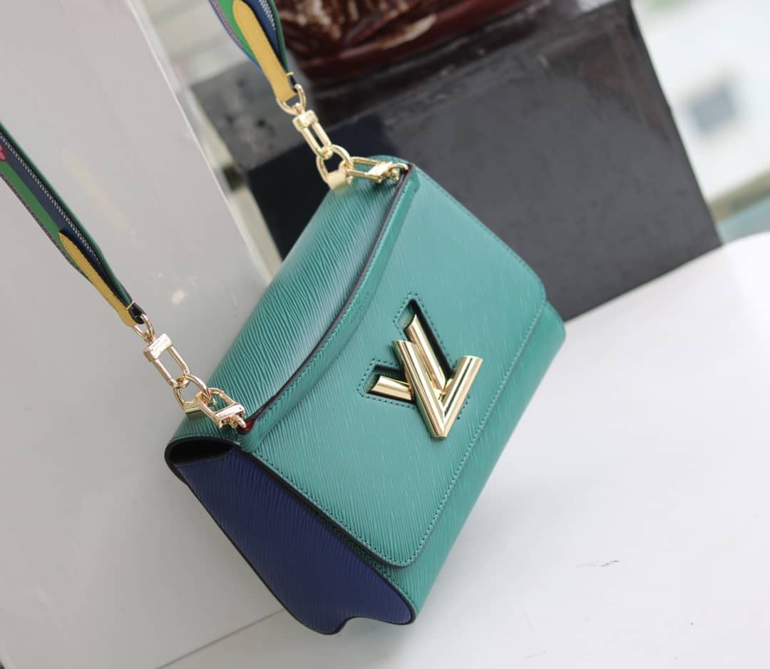 L0vis Vvtt0n Textured Epi Leather Twist Series Bag Green