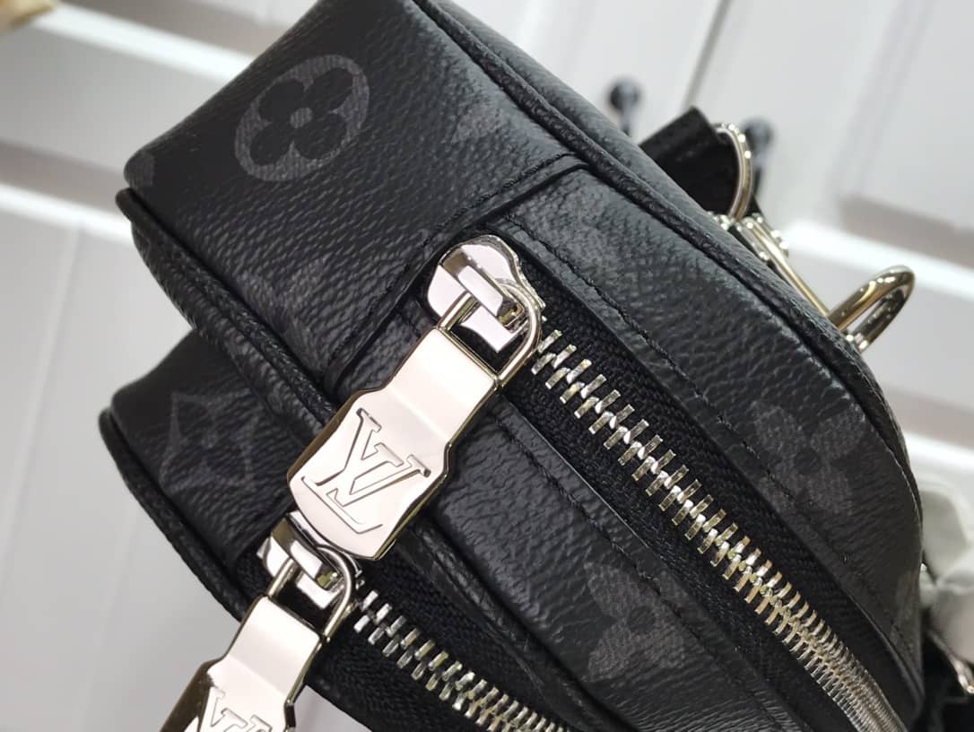 L0vis Vvtt0n Outdoor Replica Pochette Monogram Eclipse Black M30755
