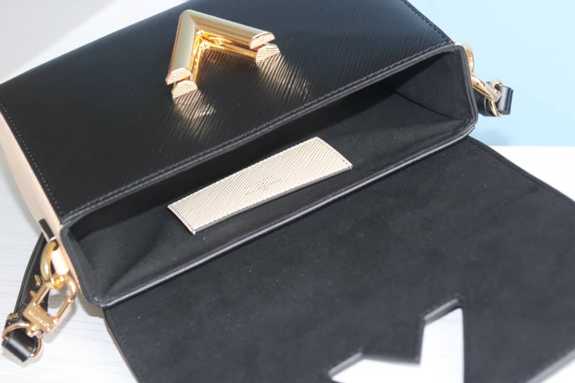 L0vis Vvtt0n Textured Epi Leather Twist Series Bag Black