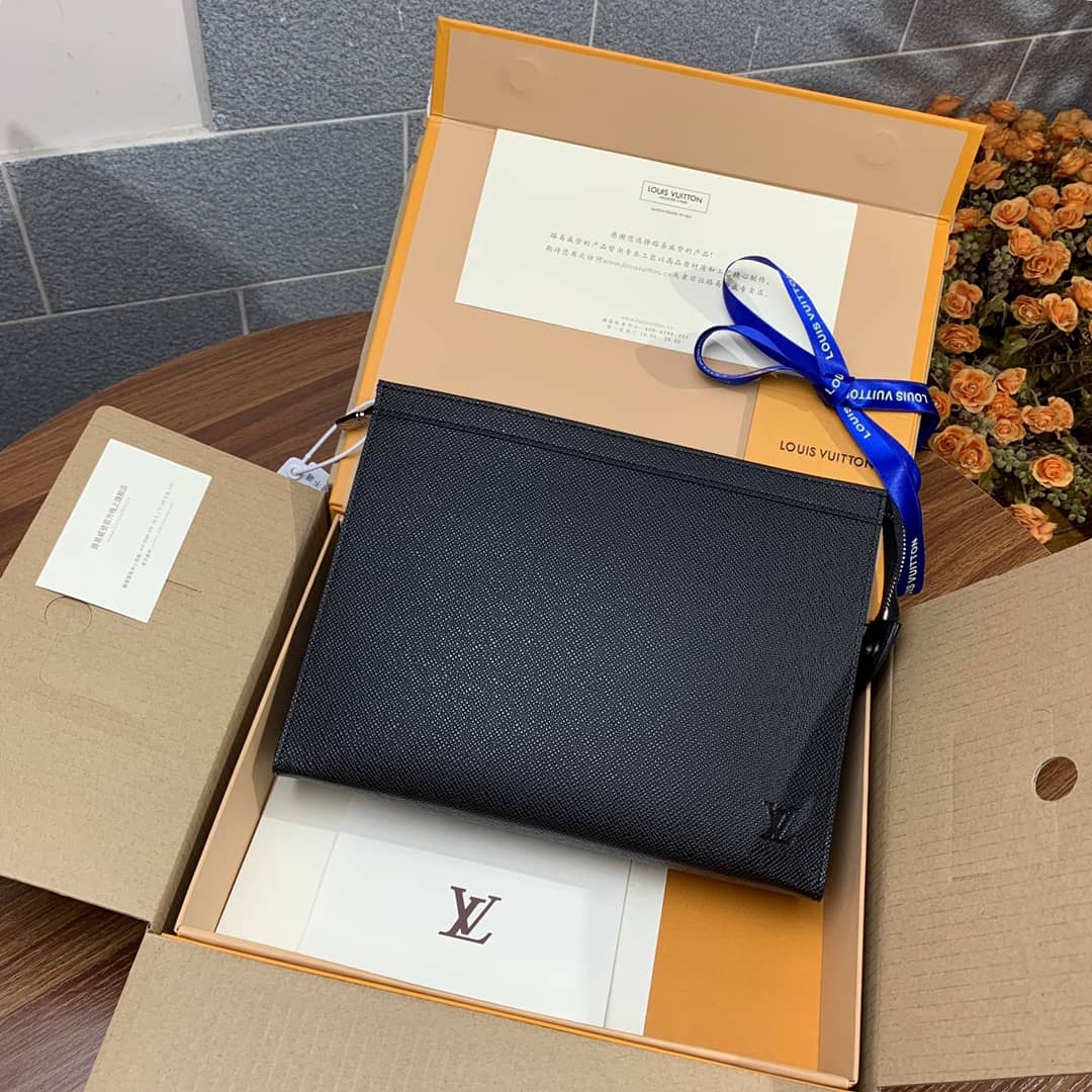 L0vis Vvtt0n Pochette Voyage MM Replica Handbag M30675