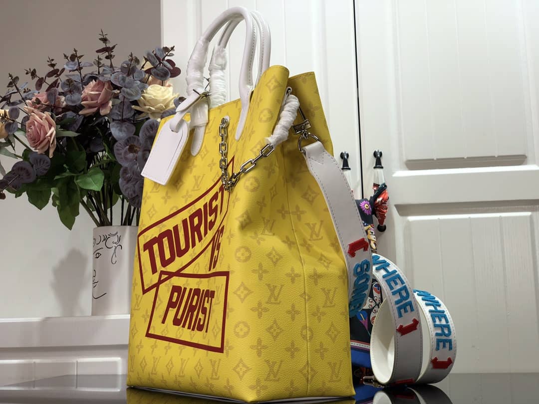 L0vis Vvtt0n “Tourist Vs Purist” Tote Bag