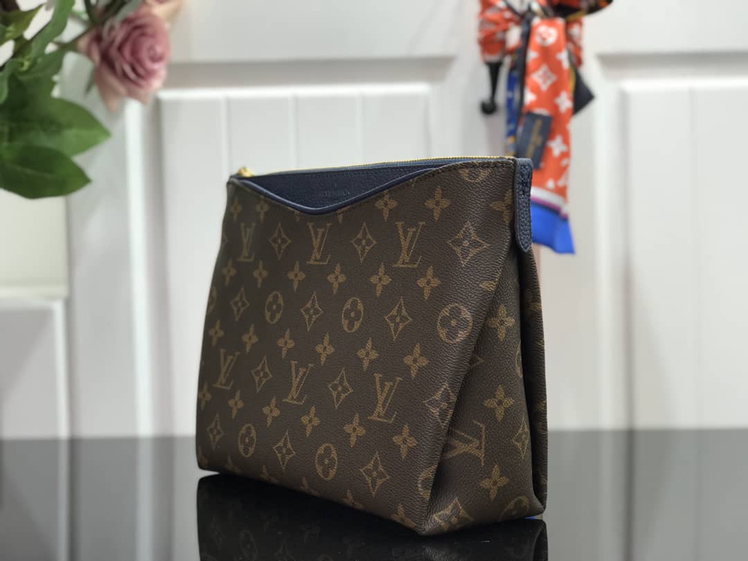 L0vis Vvtt0n Pallas Beauty Case Monogram Canvas Replica Blue M64123