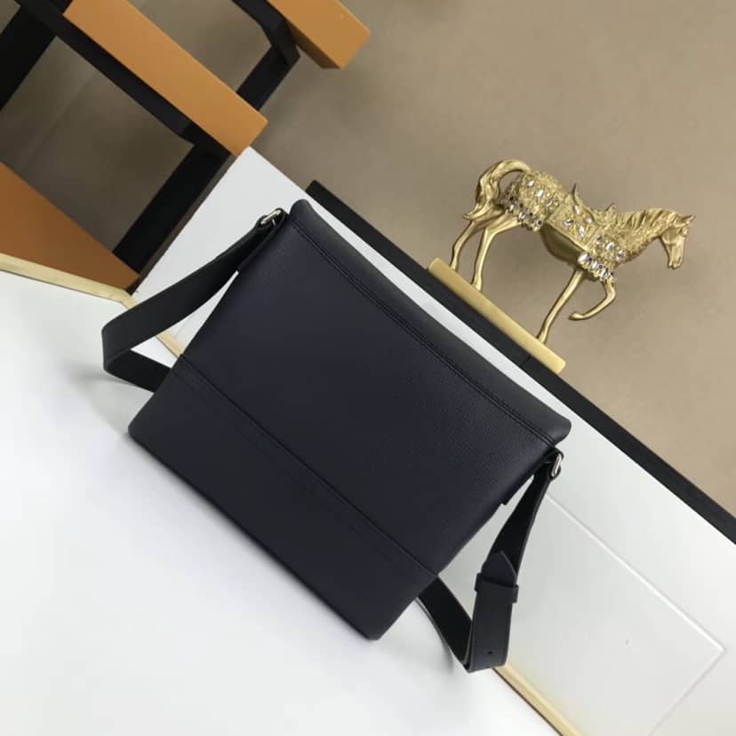 L0vis Vvtt0n Canyon PM Messenger Bag Replica M54963