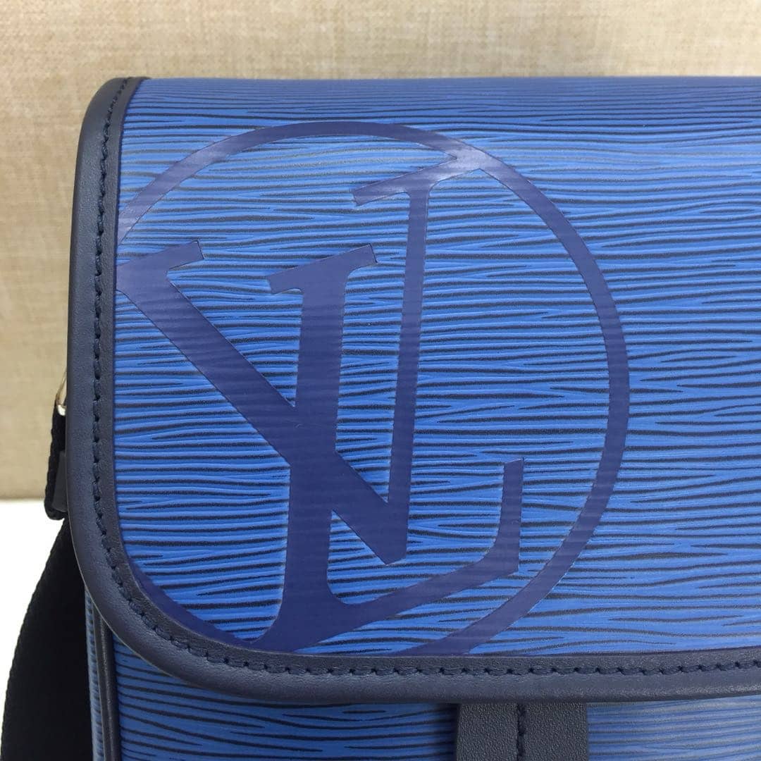 L0vis Vvtt0n EPI Downtown BB Messenger Bag Replica Blue M53497