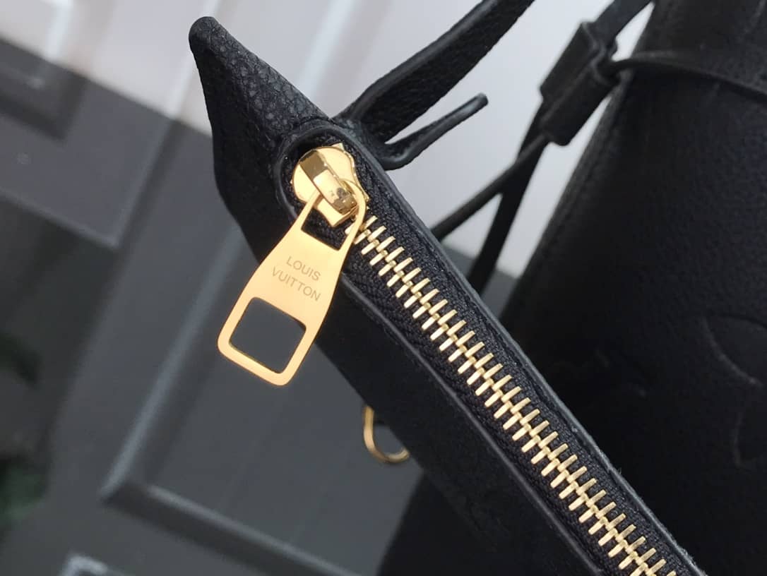 L0vis Vvtt0n Neverfull MM Monogram Empreinte Tourterelle Bag Replica Black M45686
