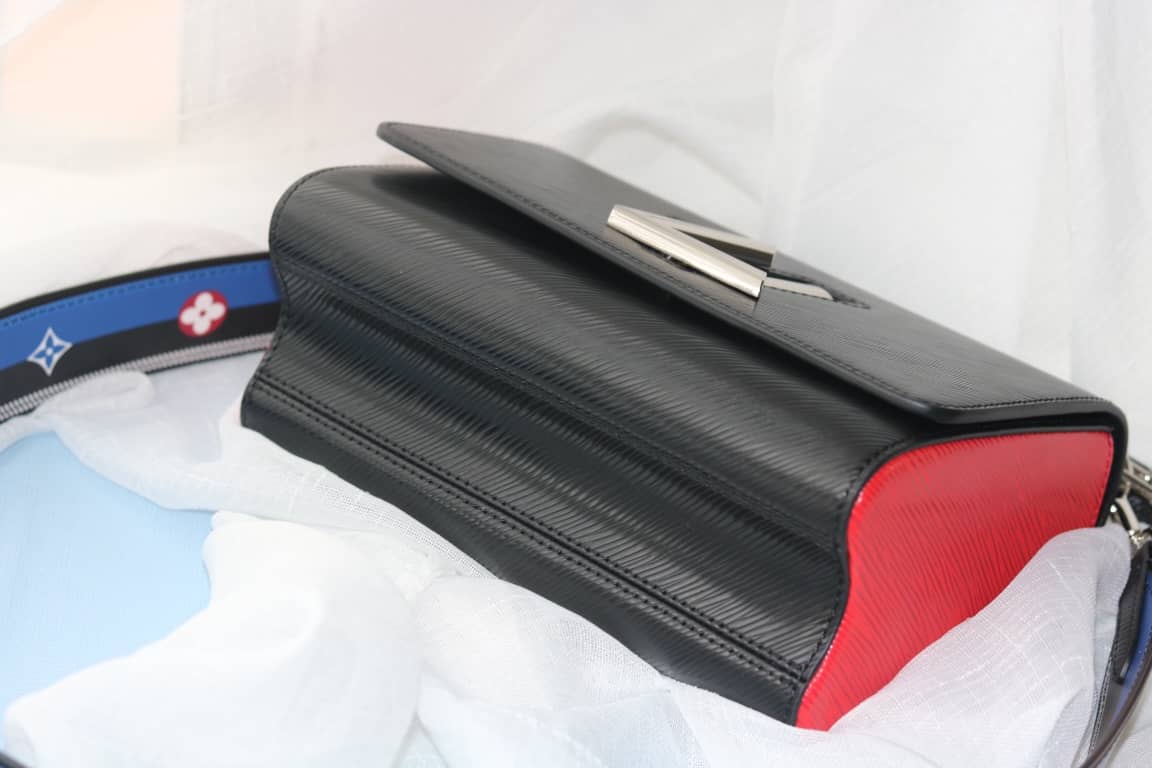 L0vis Vvtt0n Textured Epi Leather Twist Series Bag Black