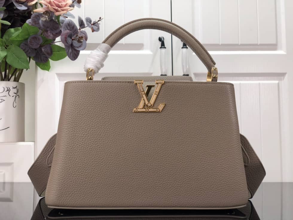 L0vis Vvtt0n Capucines MM Beige M59066 Replica Shoulder Bag