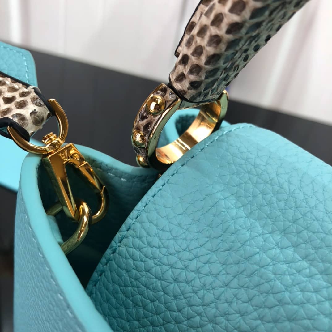L0vis Vvtt0n Capucines MM Taurillon Leather Tote M94227