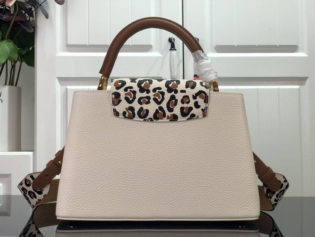L0vis Vvtt0n Capucines Embroidery Replica Bag Beige M48865