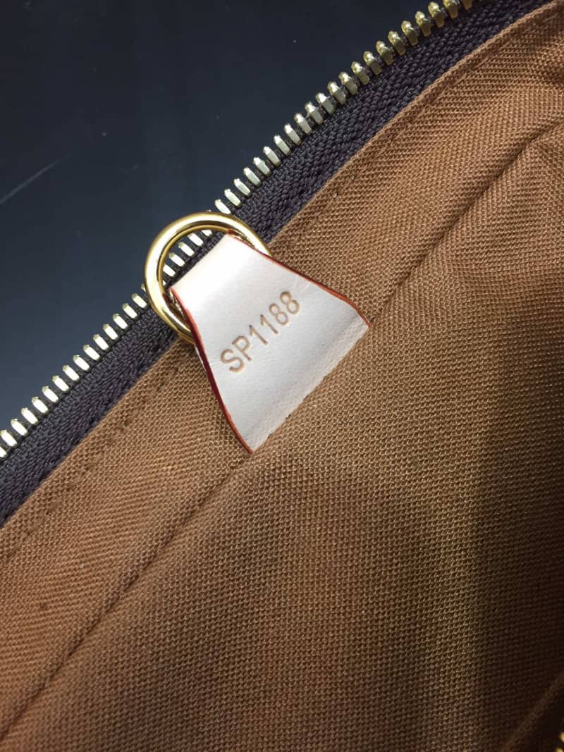 L0vis Vvtt0n Porte Documents Voyage Business Replica M40226
