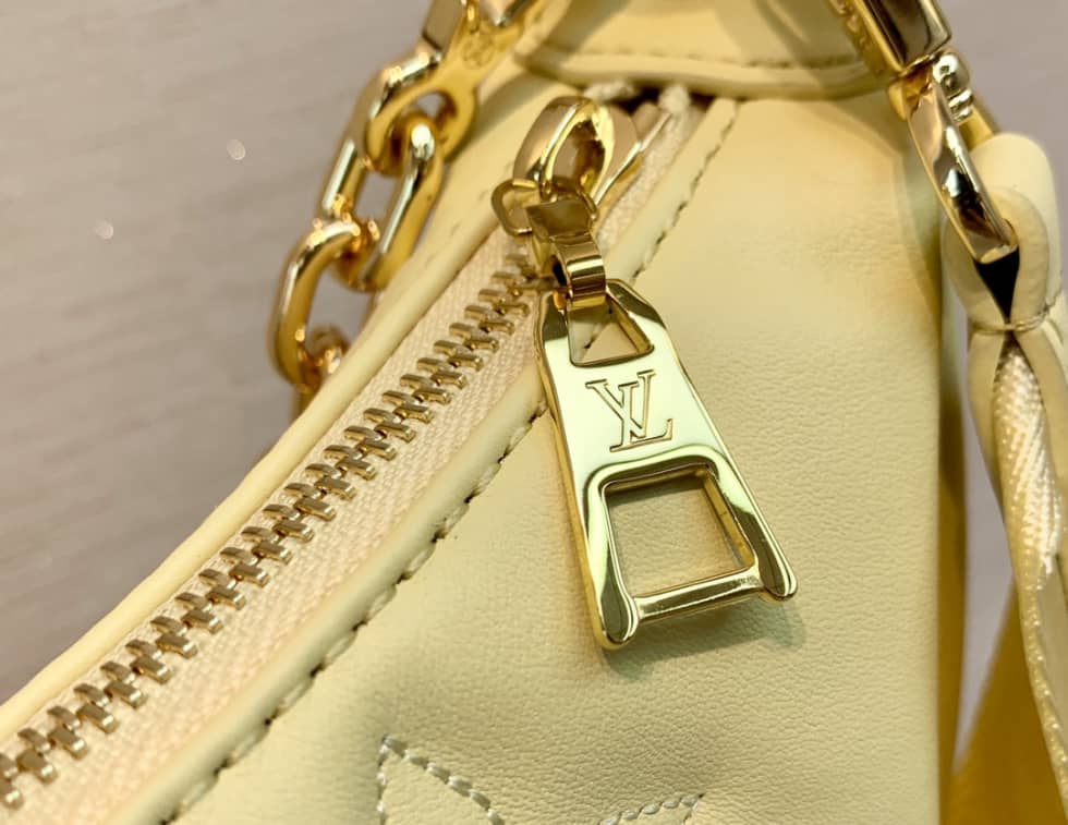 L0vis Vvtt0n Over The Moon Calfskin Leather Yellow M59823 Replica Hobo