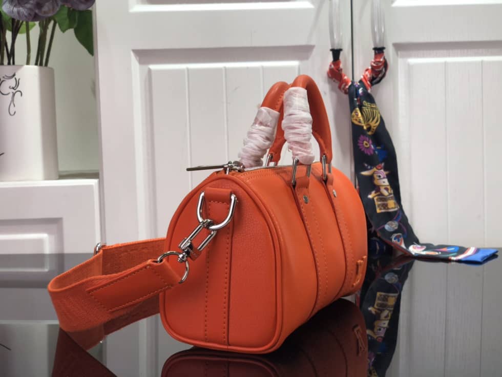 L0vis Vvtt0n Keepall XS Orange M81004 Replica Shoulder Bag