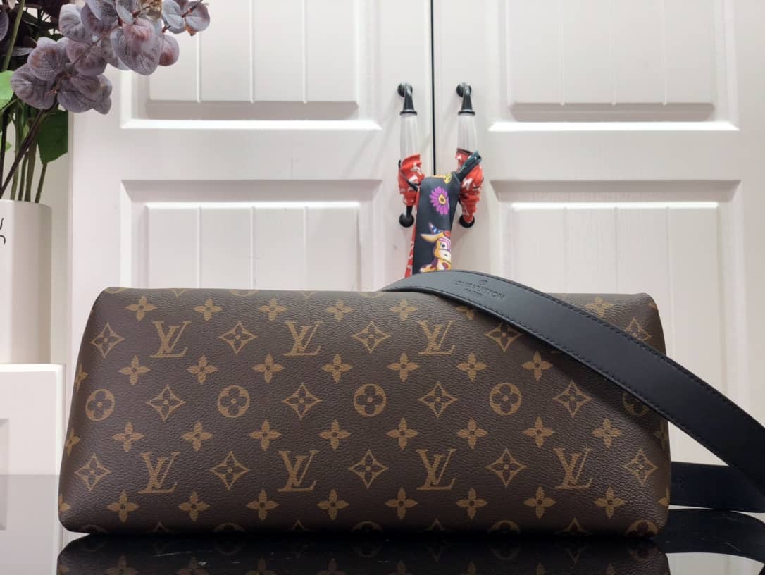 L0vis Vvtt0n Beaubourg MM Bag Monogram Canvas Replica M43953