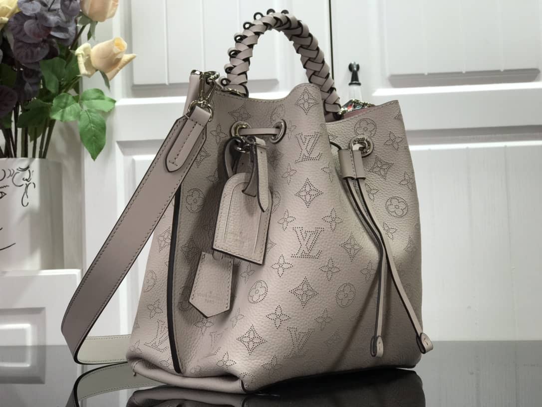L0vis Vvtt0n Mahina Muria Replica Handbag Gray M55801