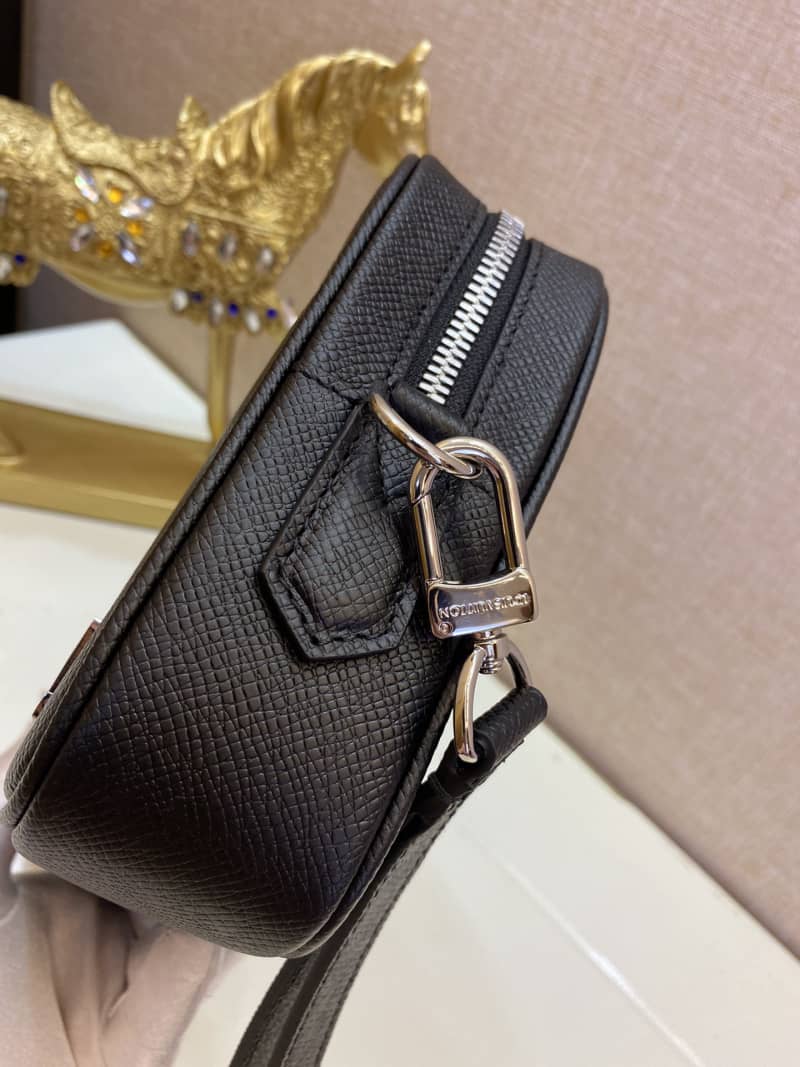 L0vis Vvtt0n Pochette Kasai Taiga Cowhide Leather Tote Replica M30441