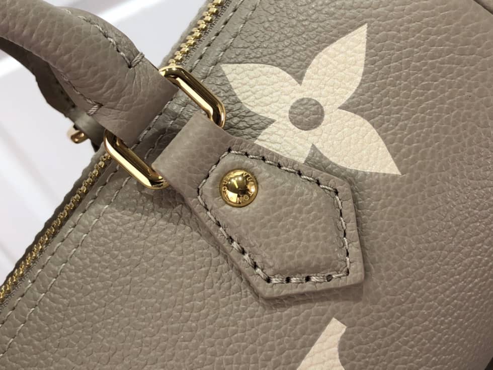 L0vis Vvtt0n Papillon BB Bicolour Monogram Empreinte Leather M46031 Replica Shoulder Bag