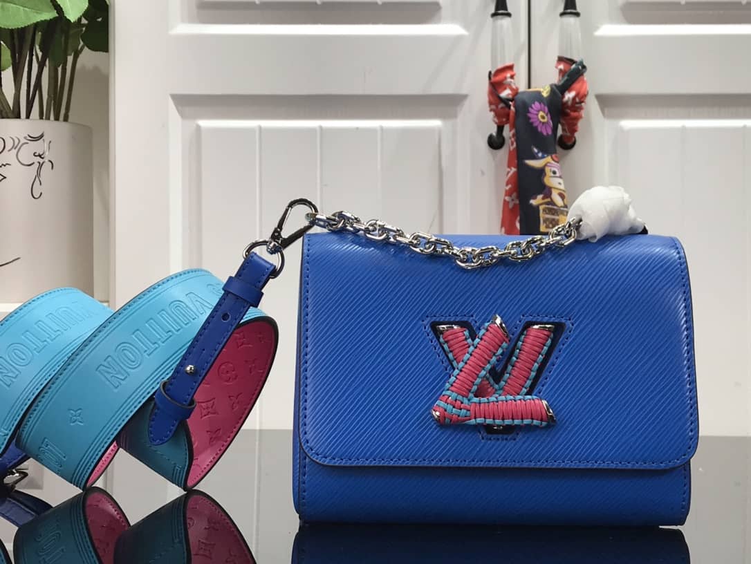 L0vis Vvtt0n Monogram Calfskin 2Way Chain Leather Replica Shoulder Bag M57669
