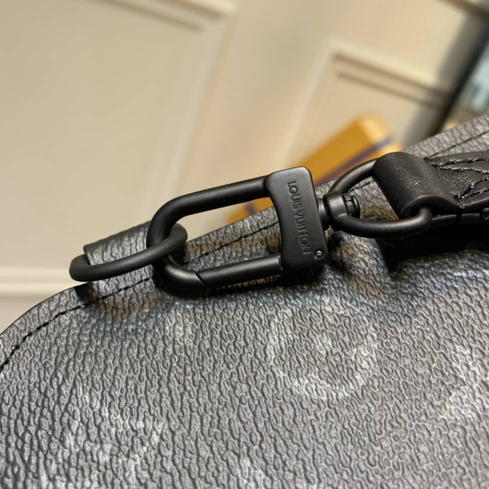 L0vis Vvtt0n Saumur Slingbag Monogram Eclipse M45912 Replica Shoulder Bag