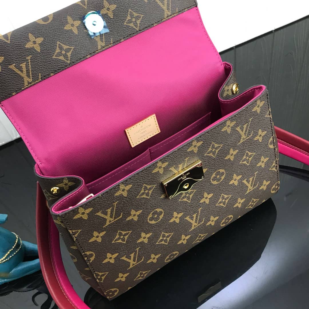 L0vis Vvtt0n Cluny BB Monogram Canvas Shoulder Bag Replica Pink M42738