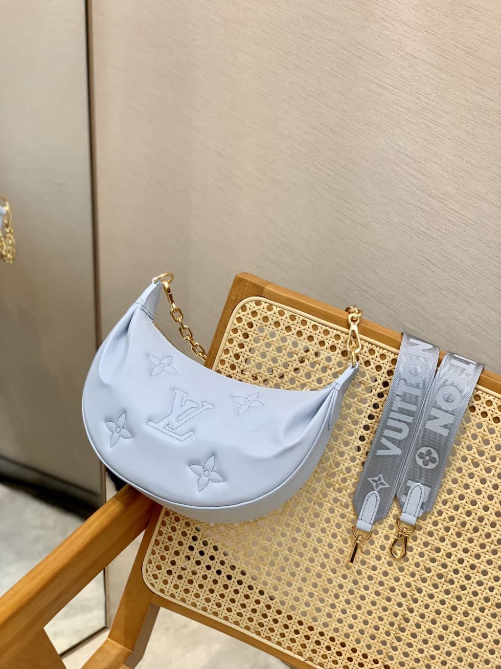 L0vis Vvtt0n Over The Moon Glacier Blue M59825 Replica Hobo