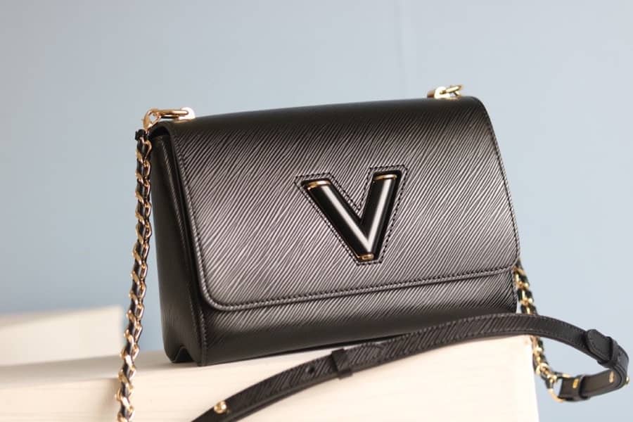 L0vis Vvtt0n Twist MM Chain Leather Replica Bag Black M50282