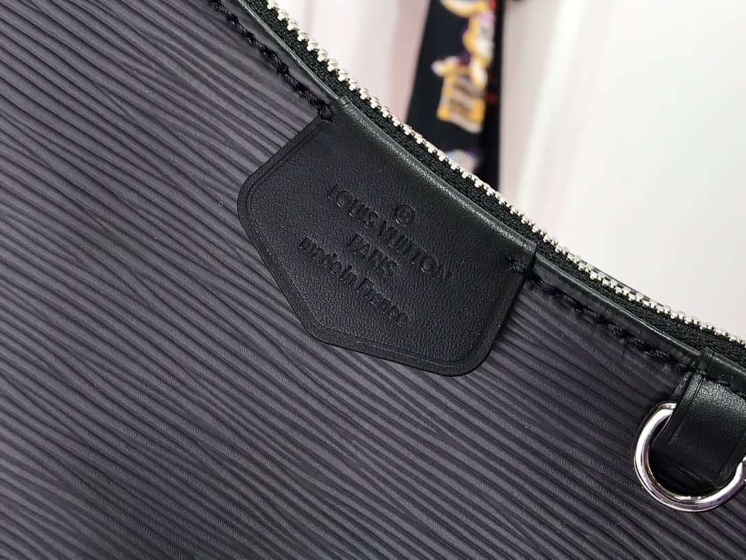 L0vis Vvtt0n Epi Easy Pouch On Strap Replica Bag Black M80471