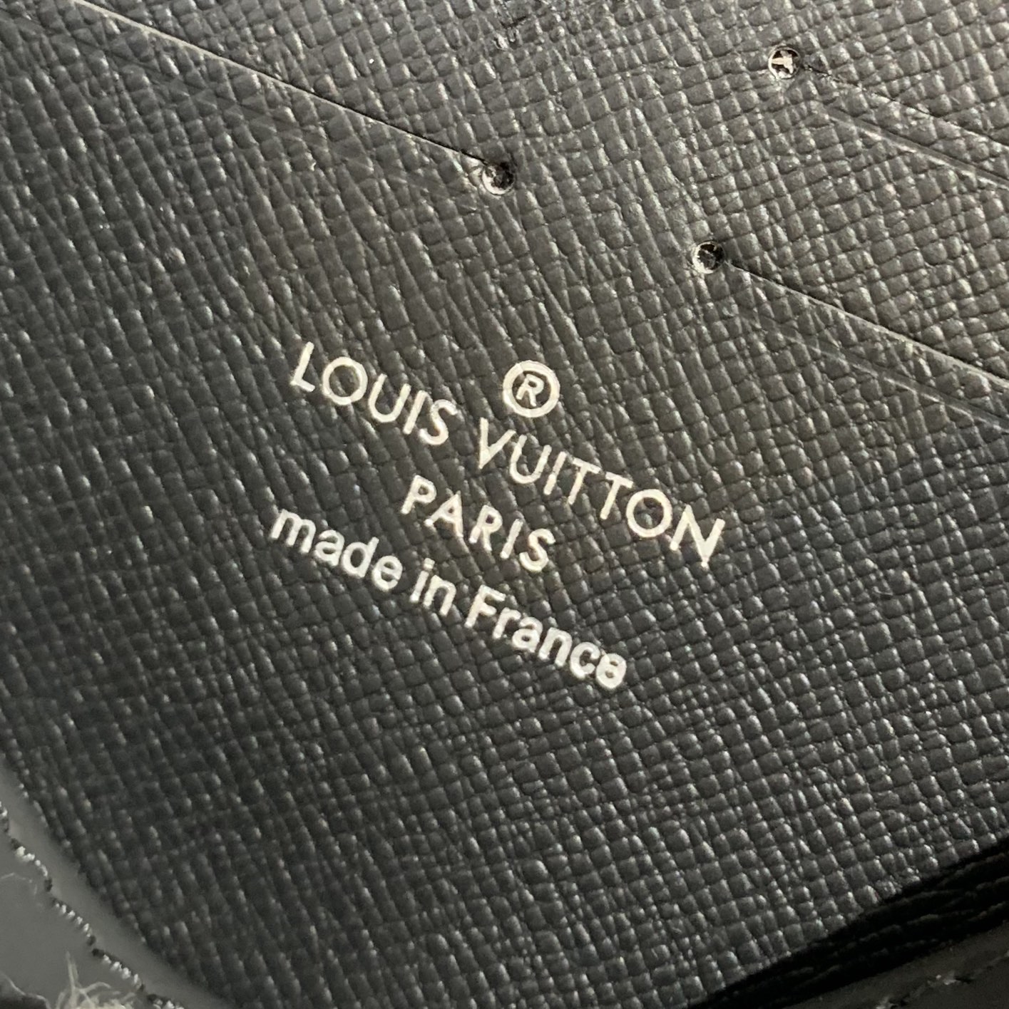 L0vis Vvtt0n Voyage MM Epi Damier Leather Replica Pochette Black M56827