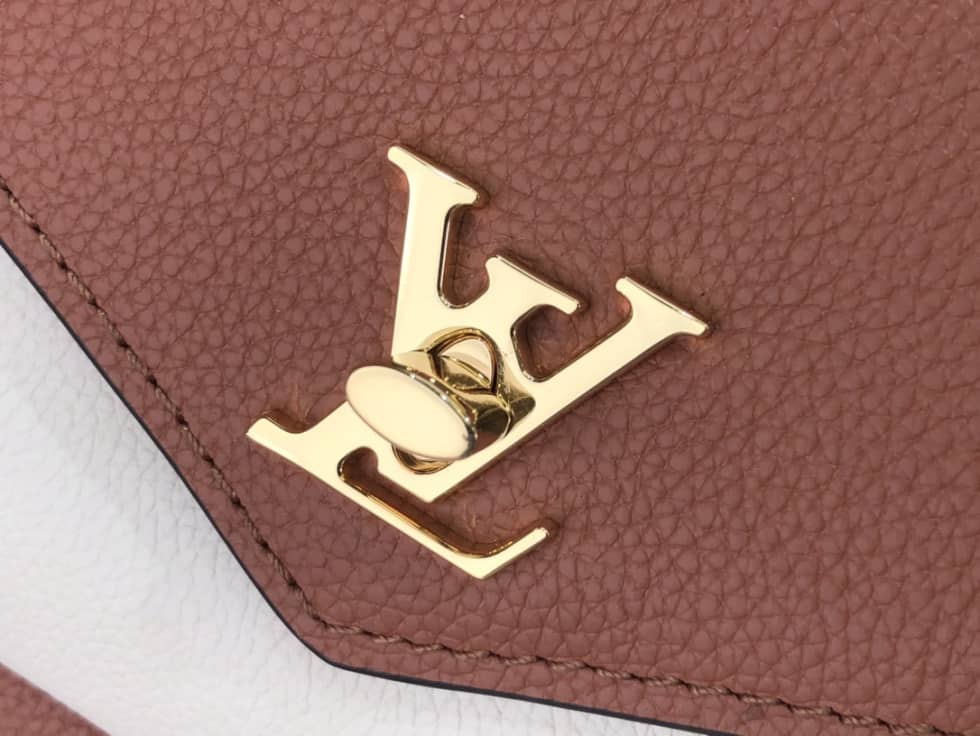 L0vis Vvtt0n Mylockme Chain Pochette M63471 Replica Crossbody Bag