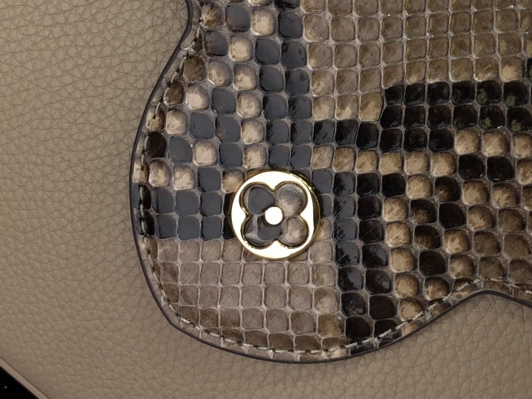 L0vis Vvtt0n Capucines Embroidery Replica Bag Gray M48865