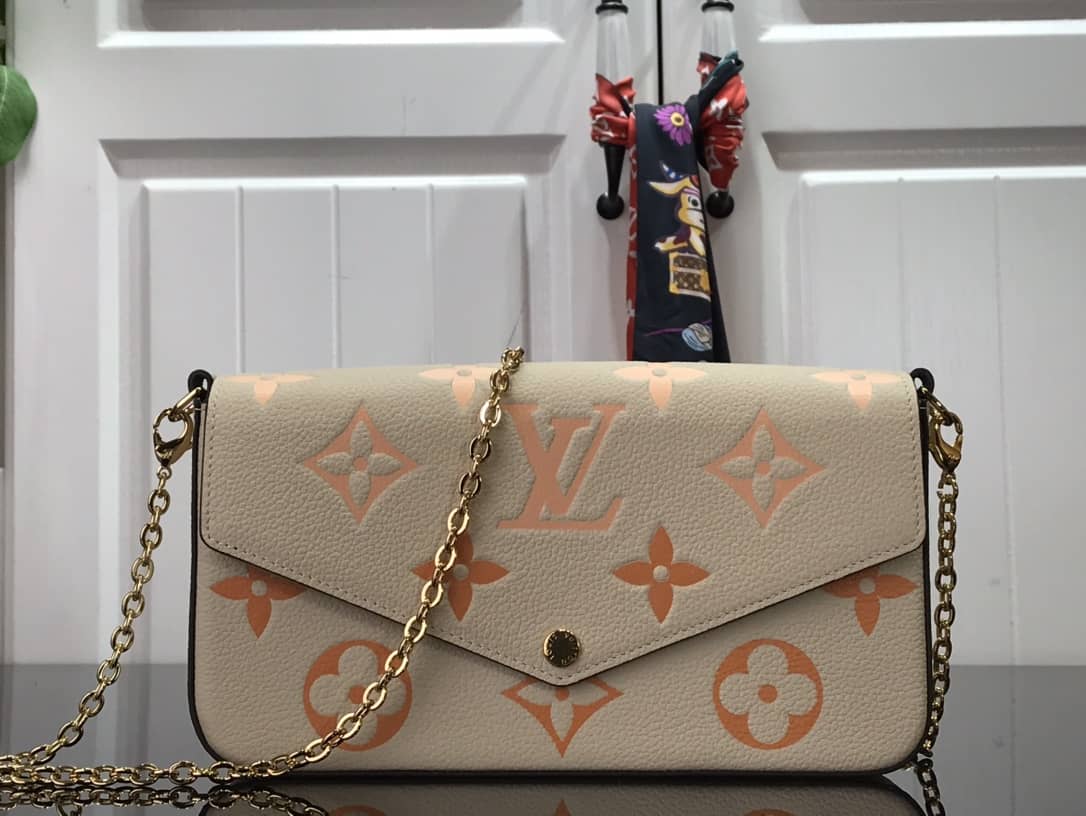 L0vis Vvtt0n Monogram Pochette Felicie Replica Bag Yellow M80498