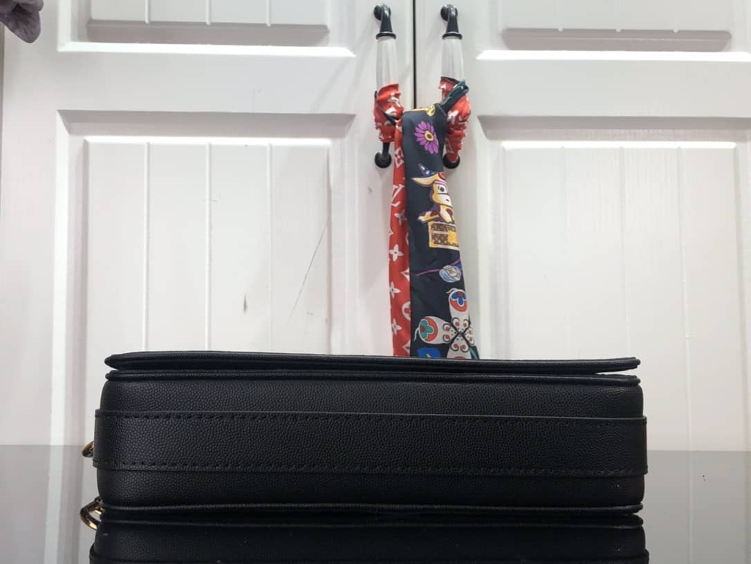 L0vis Vvtt0n NBA Studio Messenger Basketball Bag Replica M58498