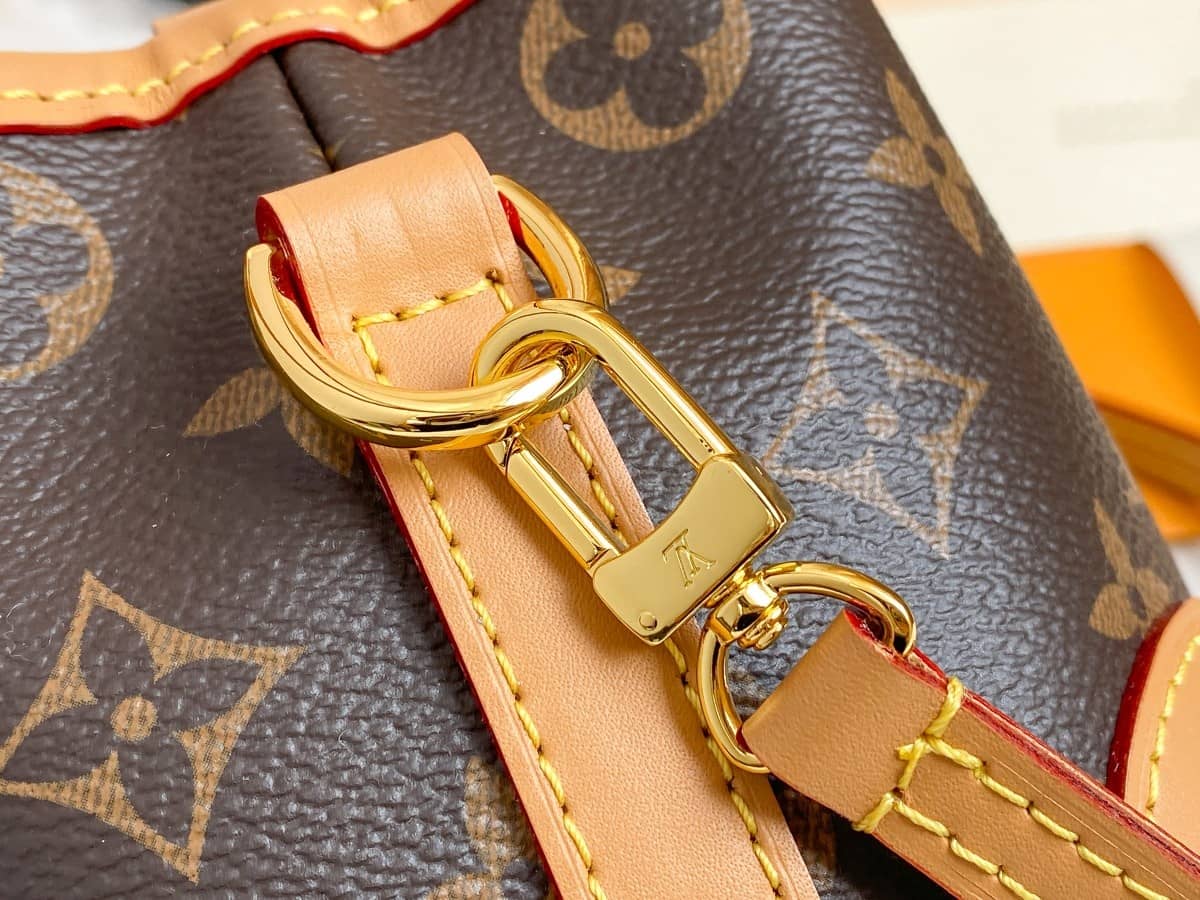 L0vis Vvtt0n Monogram Coated Canvas Replica Crossbody Bag Brown M57099