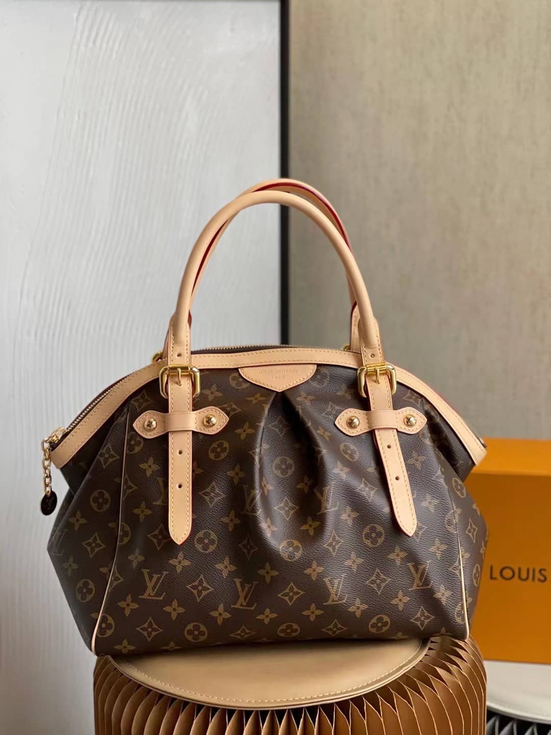 L0vis Vvtt0n Monogram Tivoli GM M40144 Replica Shoulder Bag