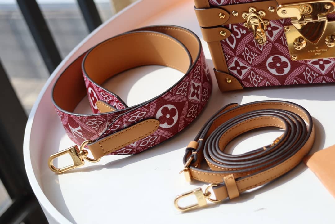 L0vis Vvtt0n Petite Malle Monogram Canvas Replica Bag Red M40273