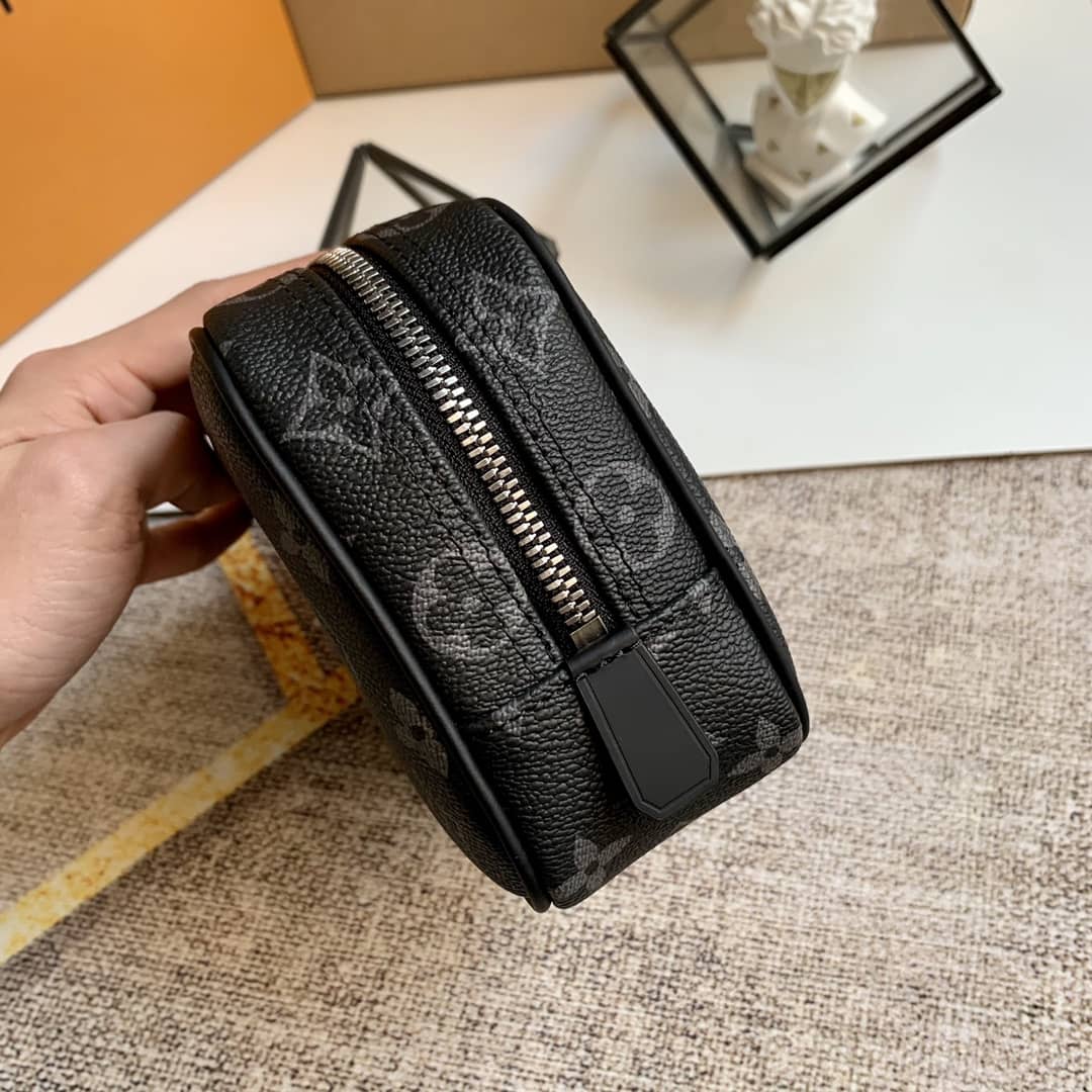 L0vis Vvtt0n Monogram Trousse Toilette Clutch Replica Black M47522
