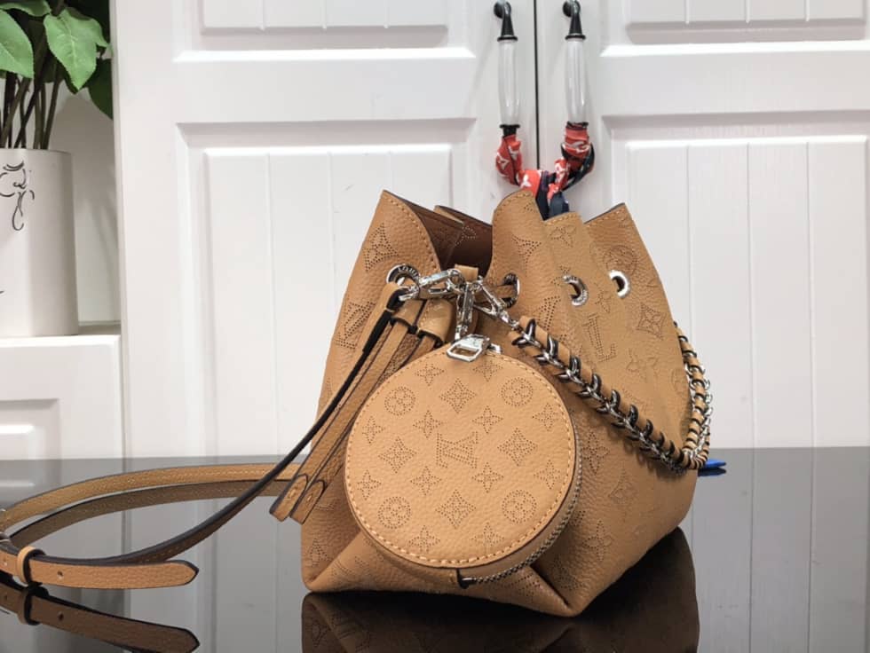 L0vis Vvtt0n Bella Mahina Leather Magnolia Pink M57068 Replica Bucket Bag