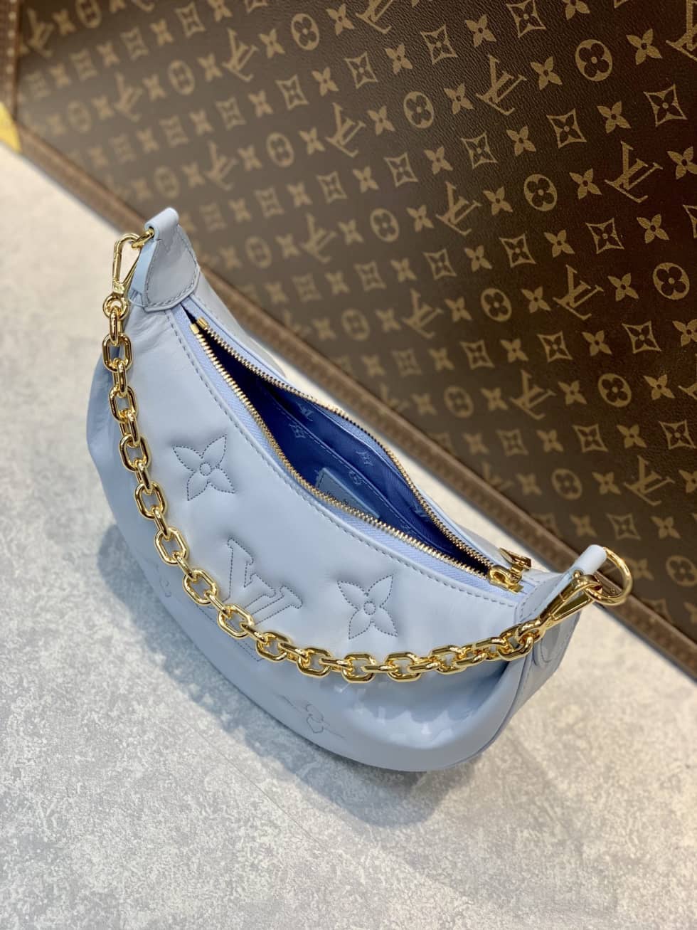 L0vis Vvtt0n Over The Moon Glacier Blue M59825 Replica Hobo