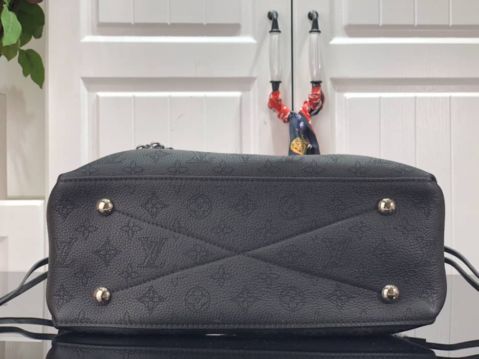 L0vis Vvtt0n Bella Mahina Black M59203 Replica Tote