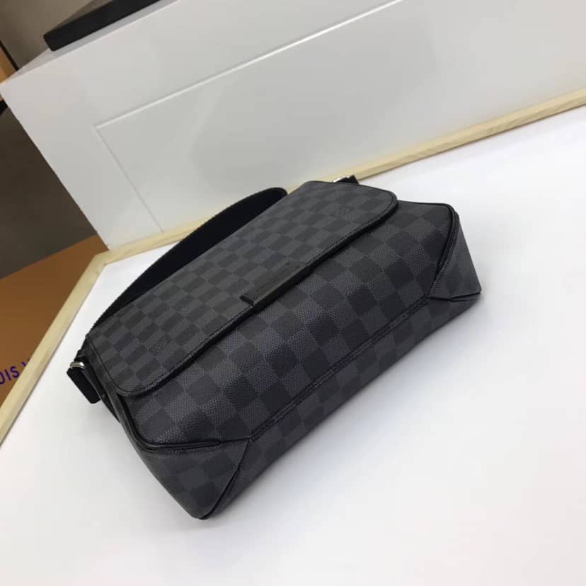 L0vis Vvtt0n District PM Damier Graphite Replica Shoulder Bag N41260
