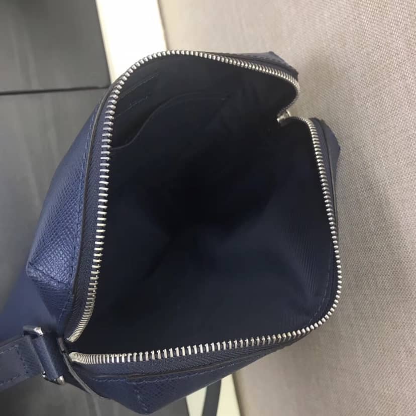 L0vis Vvtt0n Taiga Pochette Grigori Mens Shoulder Bag Replica Blue M30505