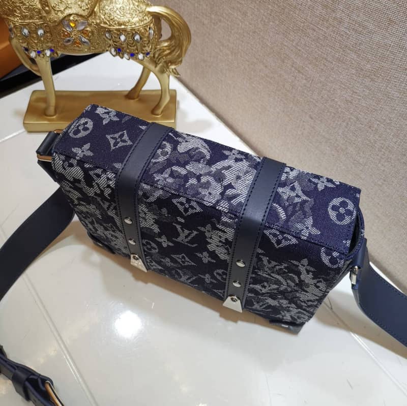 L0vis Vvtt0n Trunk Monogram Canvas Replica Messenger Bag M57282