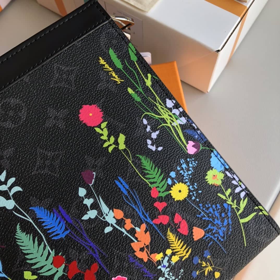 L0vis Vvtt0n Monogram Eclipse Canvas Replica Pochette Voyage MM Black M61692