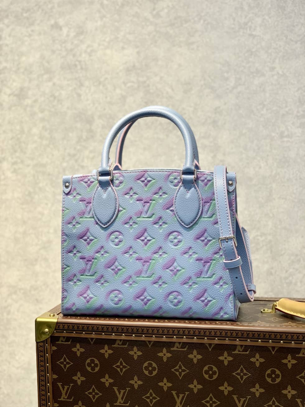 L0vis Vvtt0n Onthego PM Blue M46067 Replica Tote