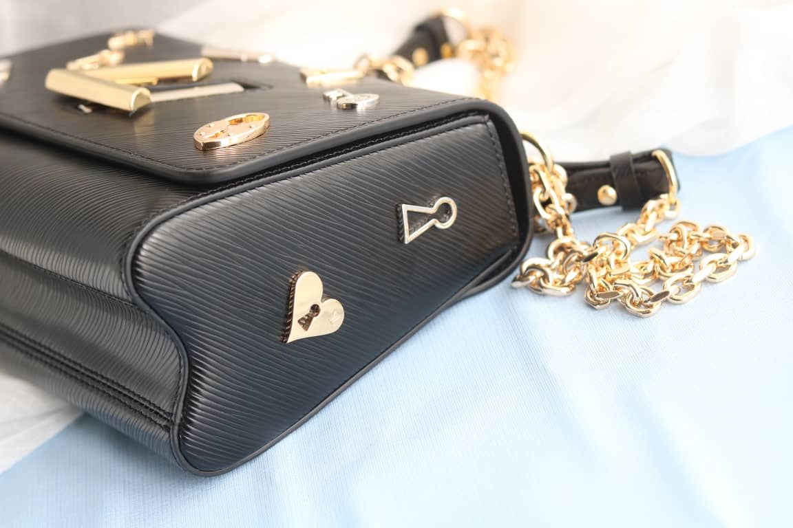 L0vis Vvtt0n Twist Epi Handbag Replica