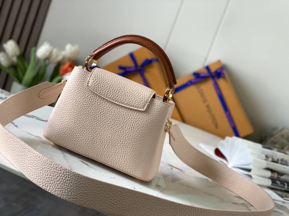 L0vis Vvtt0n Capucines Mini M59253 Replica Crossbody Bag
